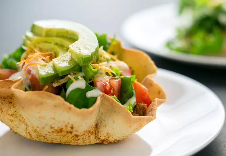 Insalata di tacos di manzo con avocado