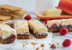 raspberryCheesecakeBars ashly041020 770x533 1 jpg