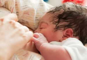 breastfeedNewborn 157673580 770x533 jpg