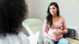 pregnant woman doctor visit 1340094841